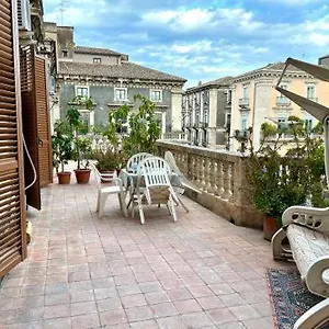  Apartament John Mary House